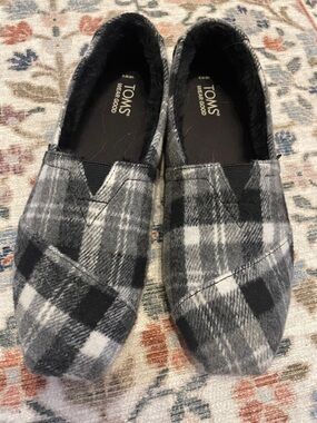Toms Women's Black & Gray Plaid Slip-On Loafers